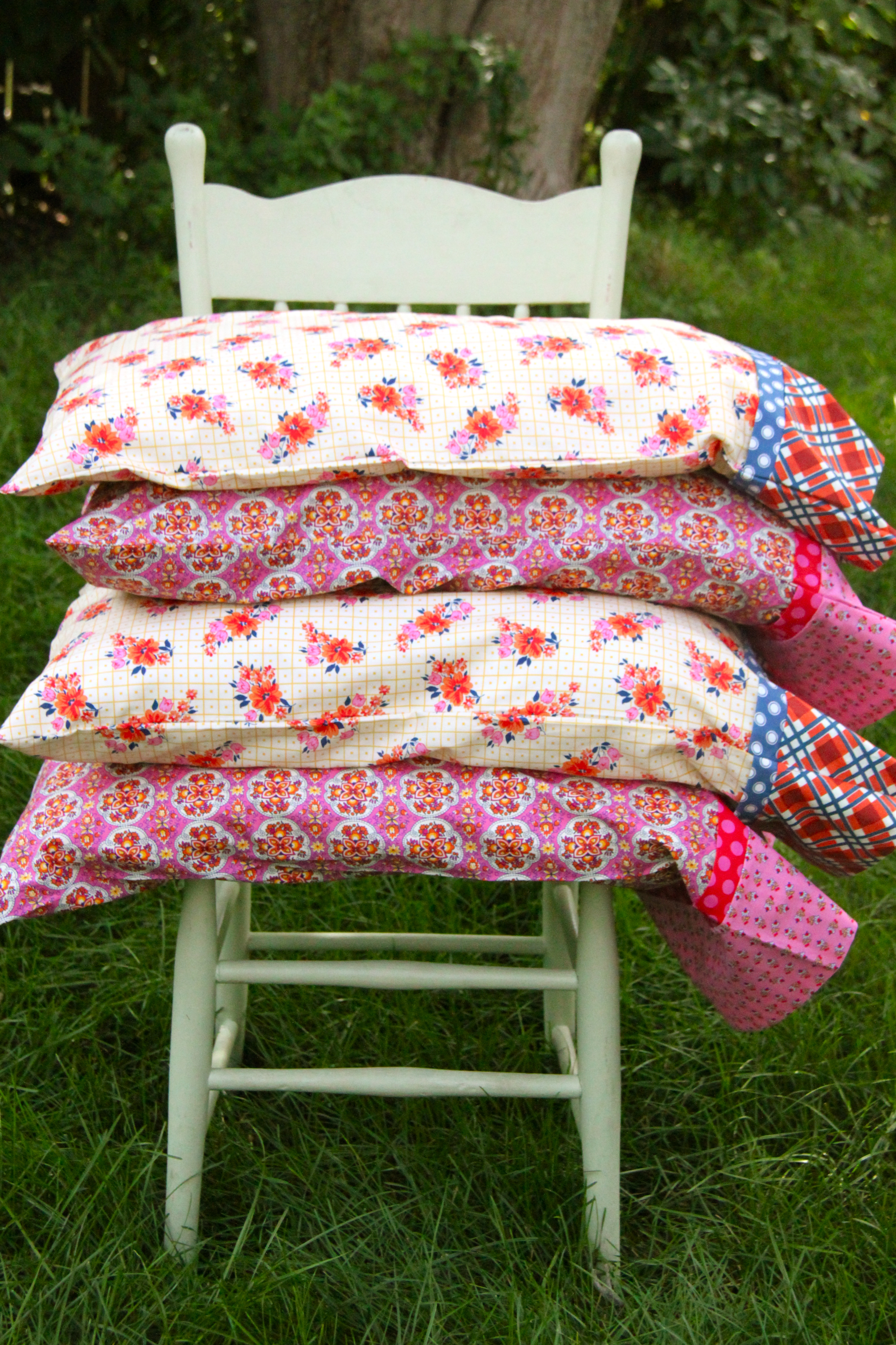 french-seam-pillowcase-set-in-under-30-minutes-tutorial-smashed-peas-carrots