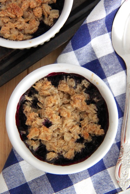 http://smashedpeasandcarrots.com/wp-content/uploads/2016/08/Gluten-and-Dairy-Free-Blueberry-Crumble10.jpg
