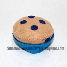 Felt Blueberry Muffin and Liner Tutorial