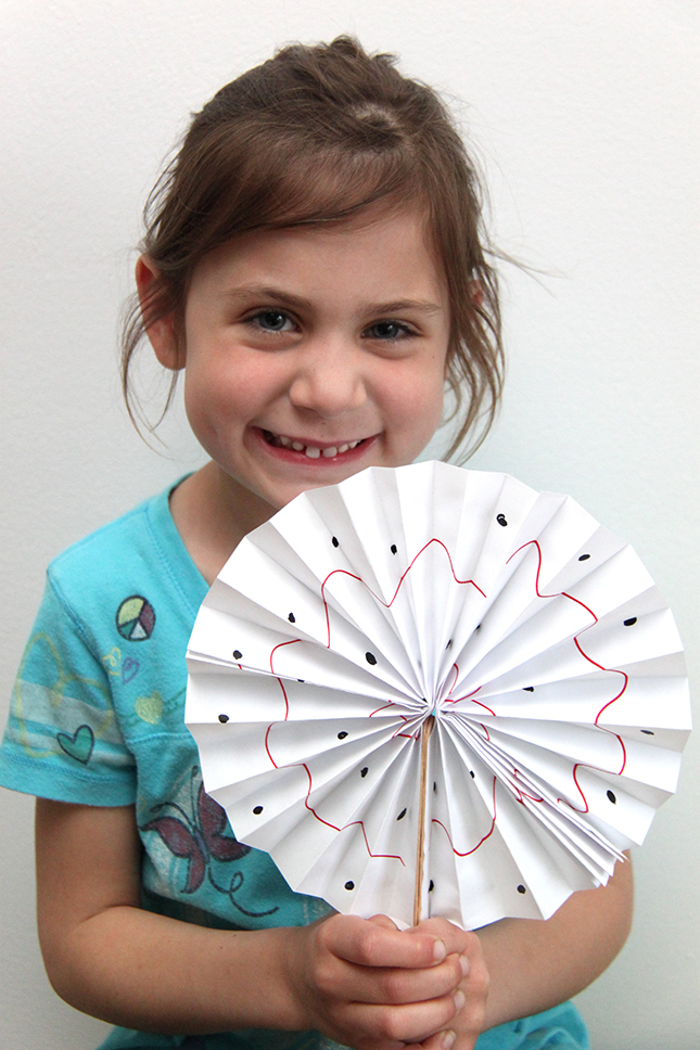 How to Make a Paper Fan - Smashed Peas & Carrots