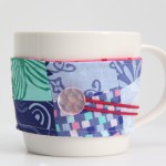 This is so cute! I love this Coffee Koozie and it's a FREE pattern and tutorial from Fat Quarter Shop