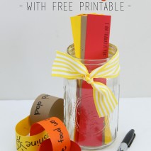 Thankful Jar with FREE Printable for a Thankful Paper Chain