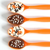 Thankful November: Chocolate Dipped Spoons