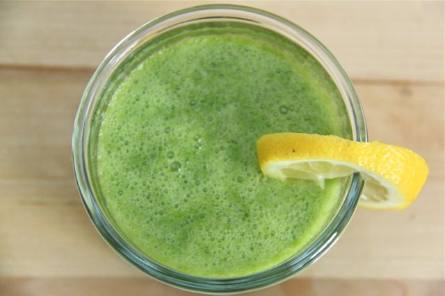 Quick and Healthy Energizing Green Smoothie 